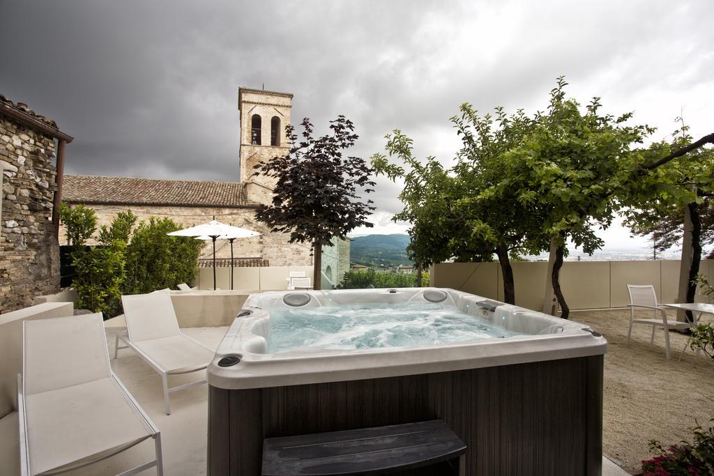Hotel Degli Affreschi Montefalco Exterior foto