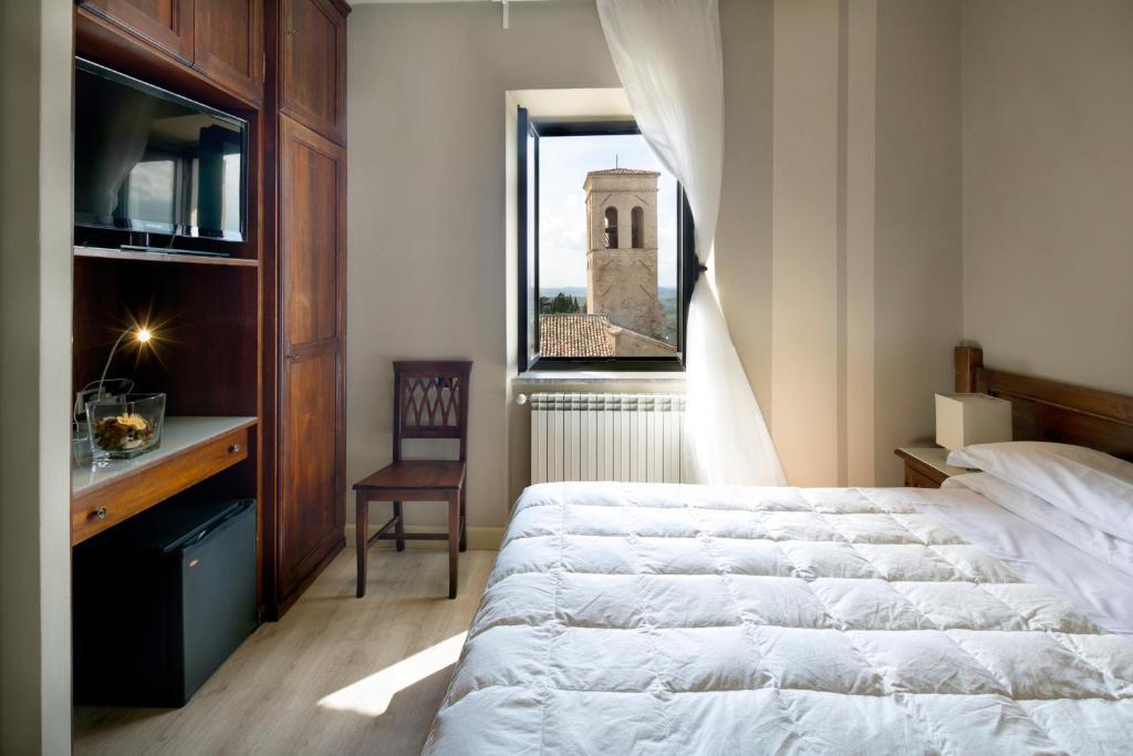 Hotel Degli Affreschi Montefalco Quarto foto