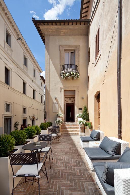 Hotel Degli Affreschi Montefalco Exterior foto